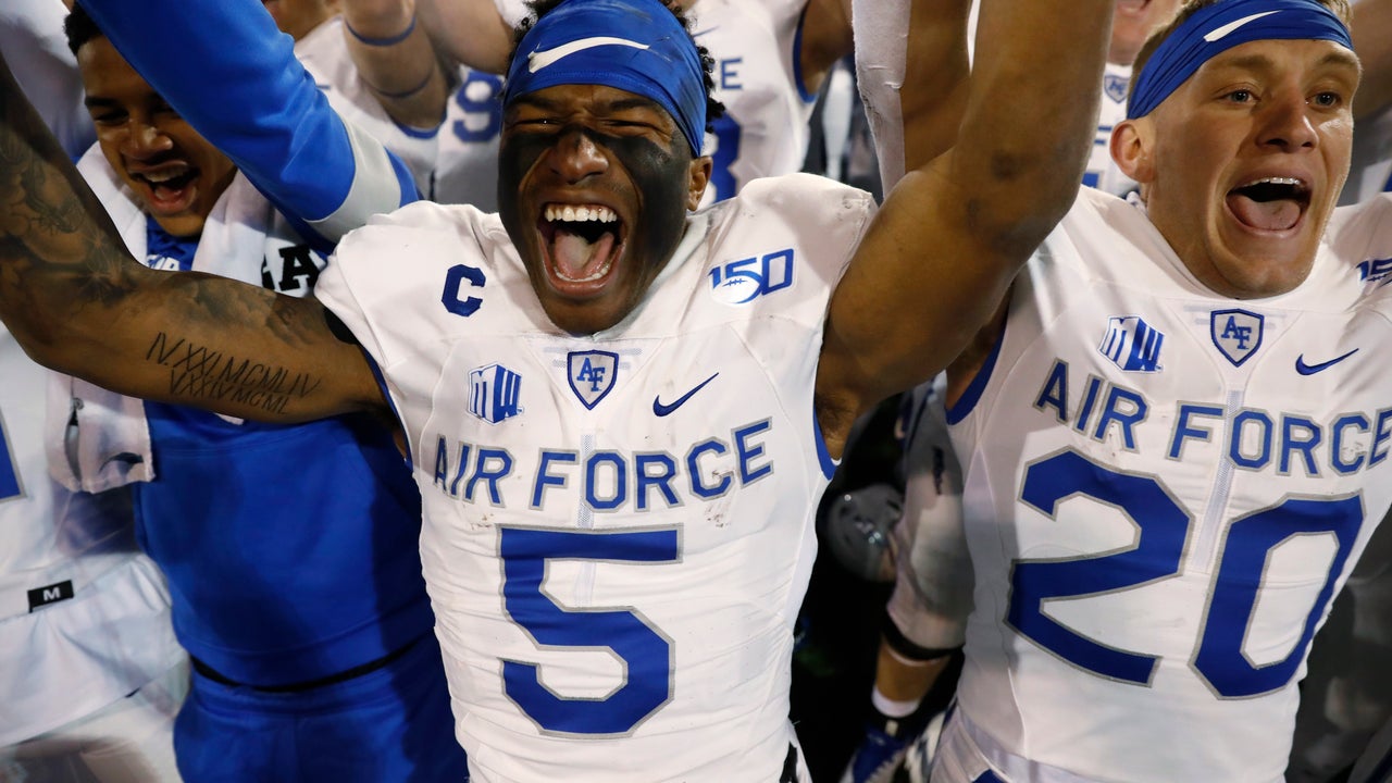 Banged-up Army tries to make it 3 in a row over Air Force
